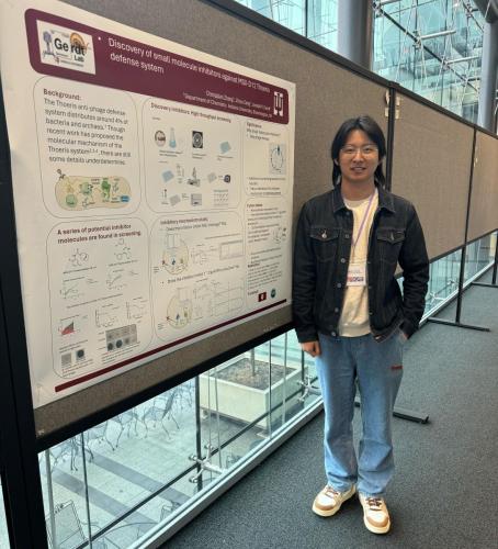 Chen's poster presentation at the 2024 Symposium on the immune system of Bacteria Conference_Apr 2024